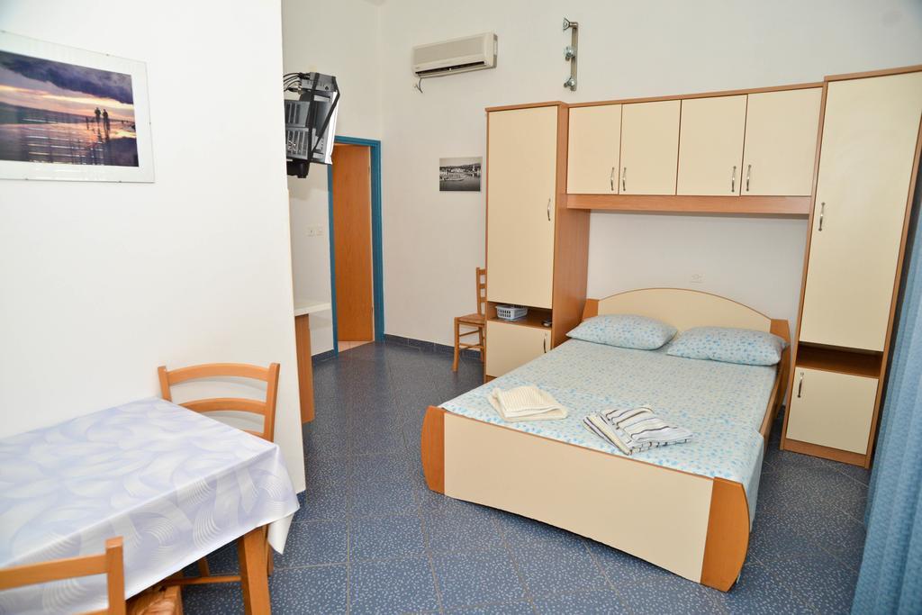 Apartments Lonic Куклица Екстериор снимка