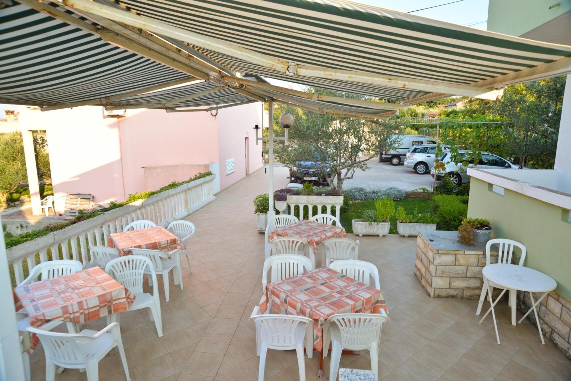 Apartments Lonic Куклица Екстериор снимка