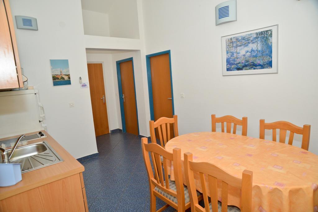 Apartments Lonic Куклица Екстериор снимка