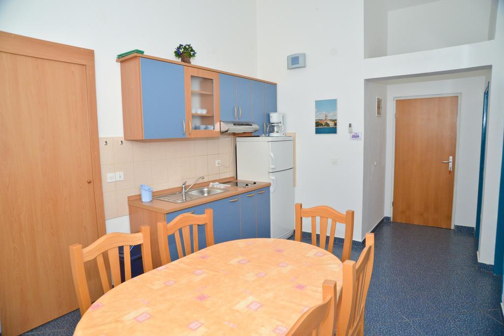 Apartments Lonic Куклица Екстериор снимка