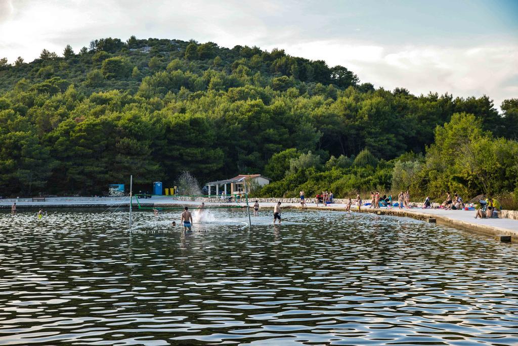 Apartments Lonic Куклица Екстериор снимка