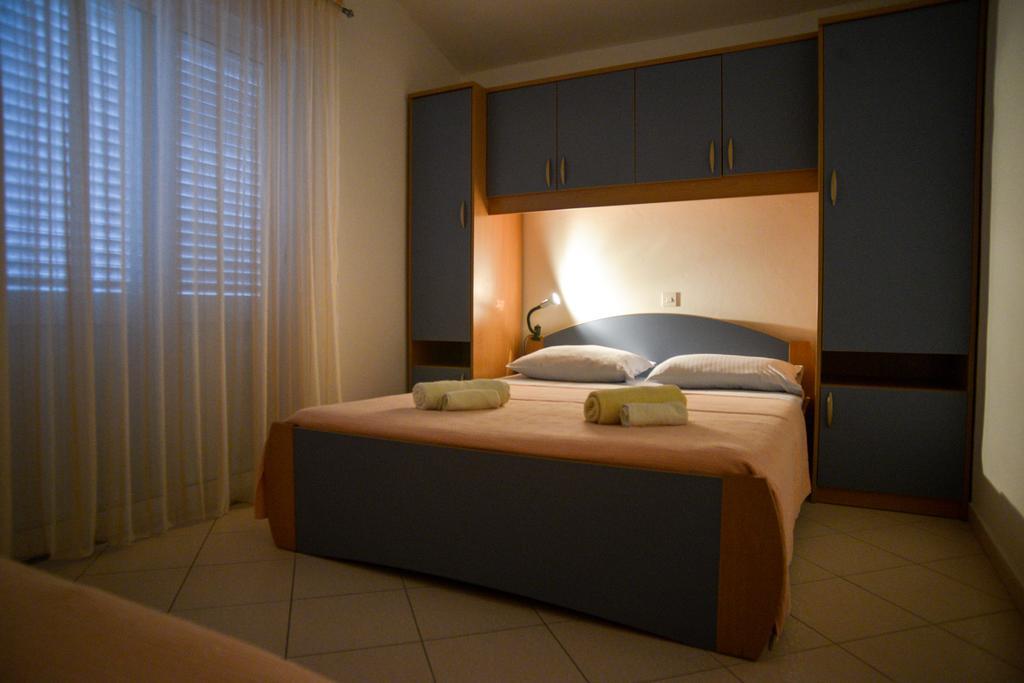 Apartments Lonic Куклица Екстериор снимка