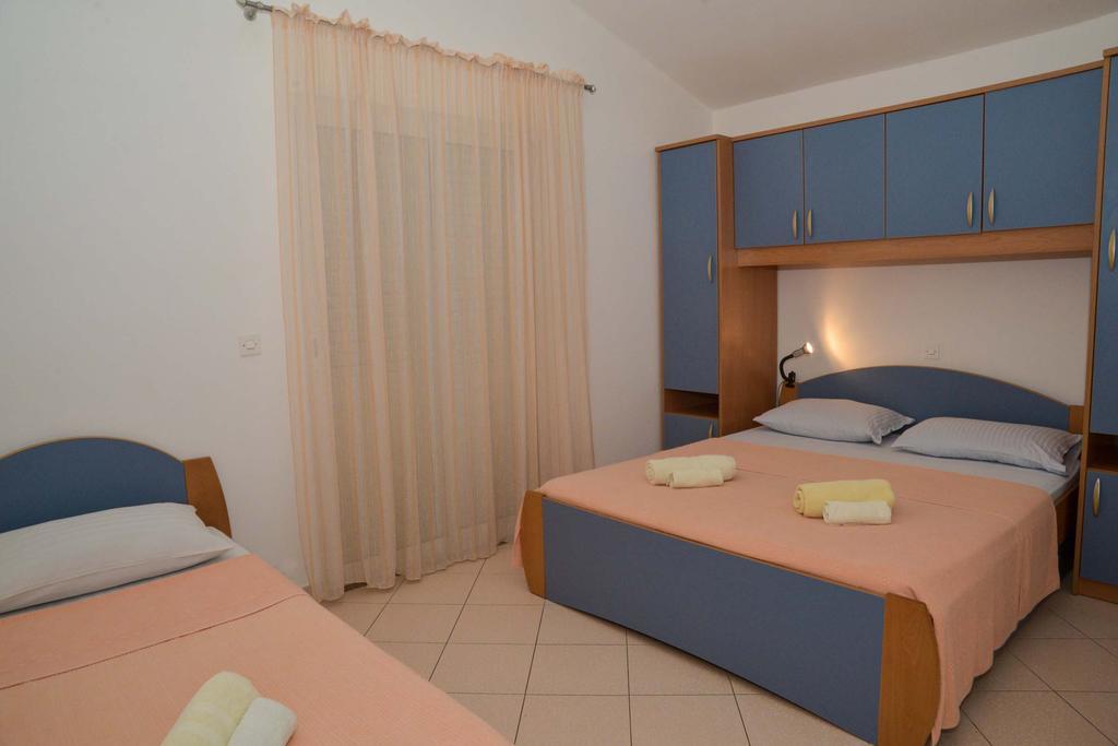 Apartments Lonic Куклица Екстериор снимка