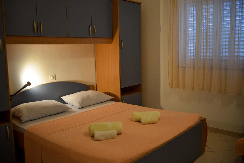 Apartments Lonic Куклица Екстериор снимка