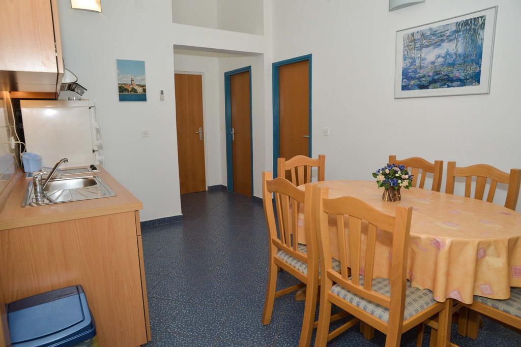 Apartments Lonic Куклица Екстериор снимка