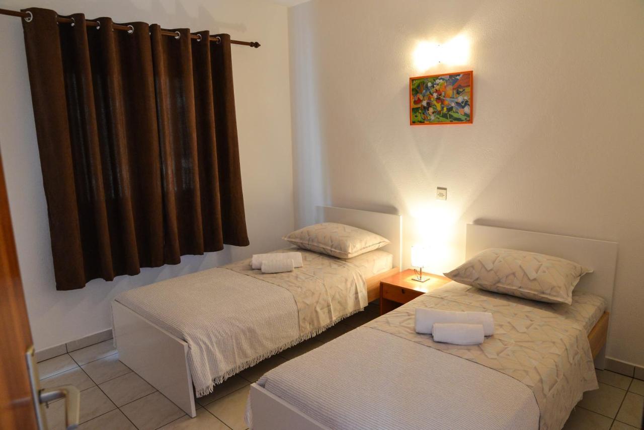 Apartments Lonic Куклица Екстериор снимка